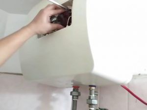 Cách Vệ Sinh Bình Nóng Lạnh Picenza Đơn Giản Ngay Tại Nhà