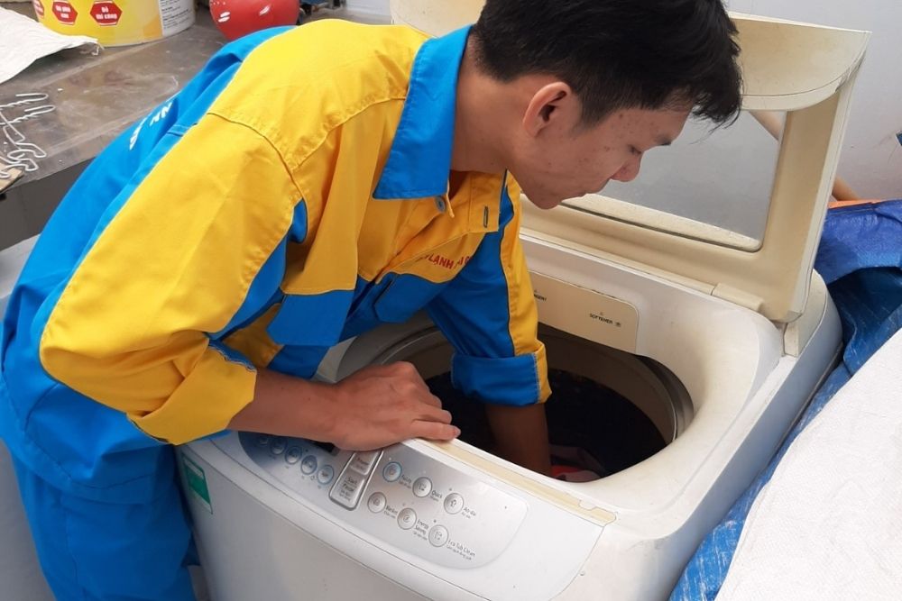 Tại sao cần vệ sinh máy giặt định kỳ